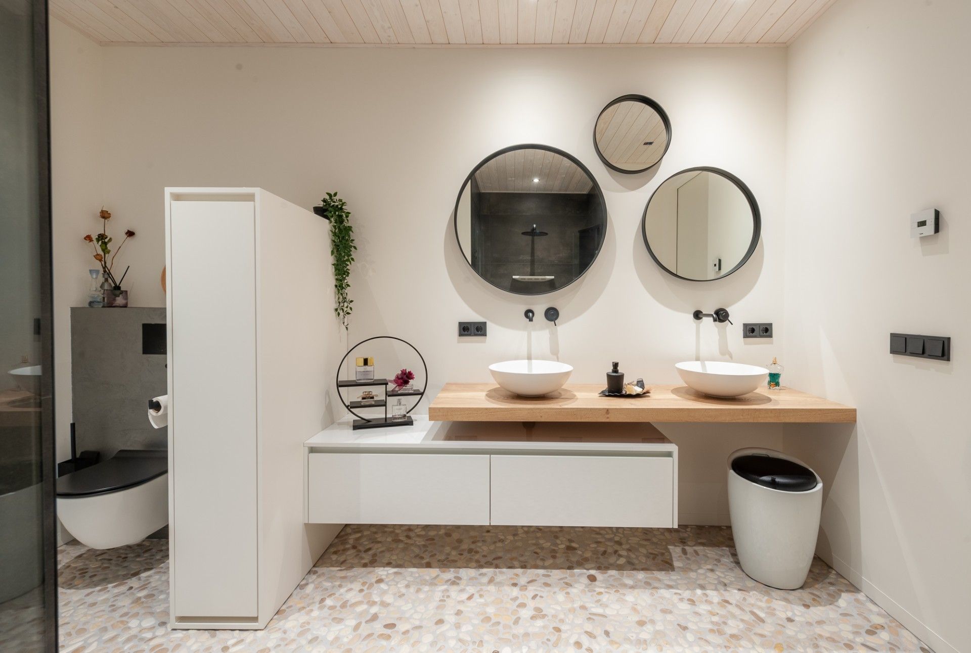 Corpus IW - badmeubels